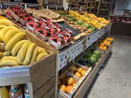 714-biocoop-voglans-magasin-alimentation-bio-banane-framboise-fraise-fruit-legume-saison.webp