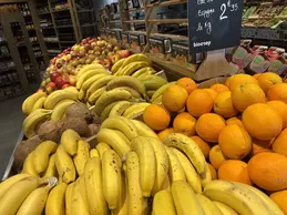 714-biocoop-voglans-magasin-alimentation-bio-banane-orange-kiwi-saison.webp