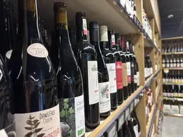 714-biocoop-voglans-magasin-alimentation-bio-vin-rouge-cave.webp