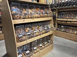 714-biocoop-voglans-magasin-alimentation-bio-vrac-biscuit-gouter.webp